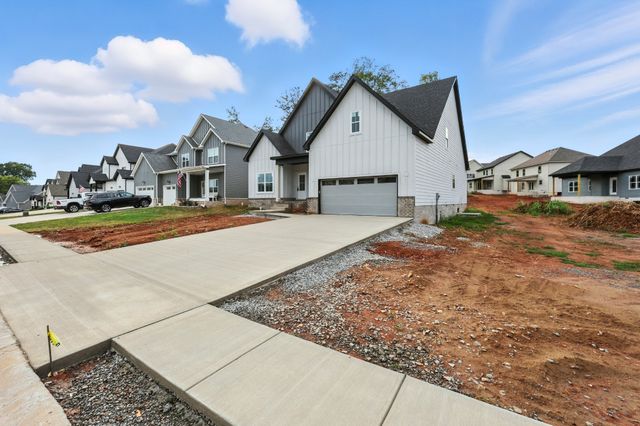 1758 Oak Forest Dr, Clarksville, TN 37043