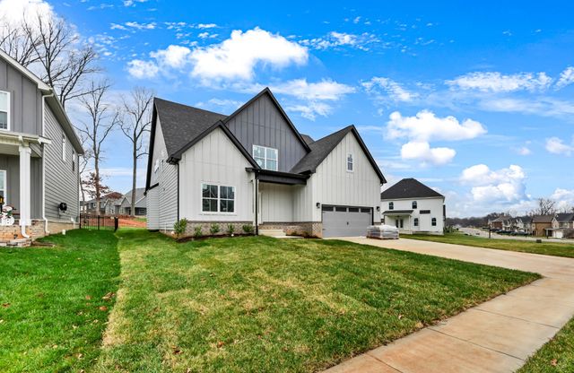 1758 Oak Forest Dr, Clarksville, TN 37043