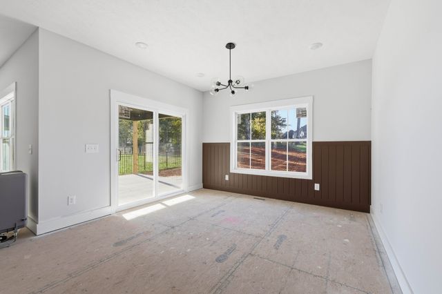 1758 Oak Forest Dr, Clarksville, TN 37043