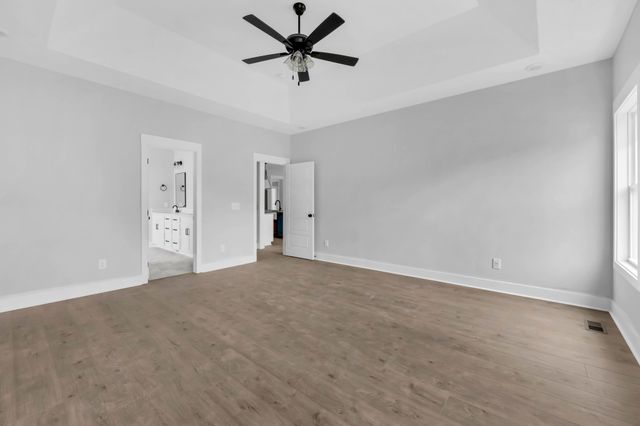 1758 Oak Forest Dr, Clarksville, TN 37043