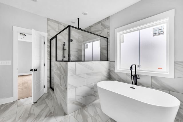 1758 Oak Forest Dr, Clarksville, TN 37043