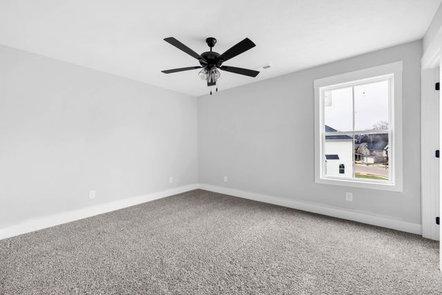 1758 Oak Forest Dr, Clarksville, TN 37043