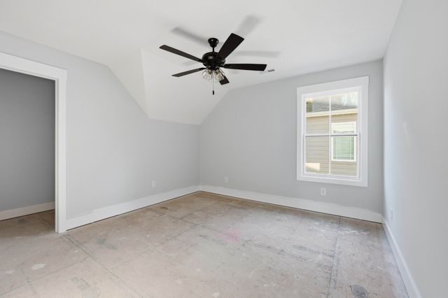 1758 Oak Forest Dr, Clarksville, TN 37043