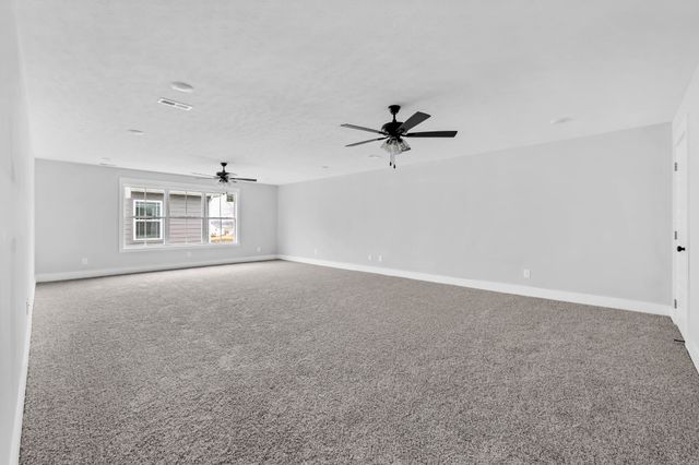 1758 Oak Forest Dr, Clarksville, TN 37043