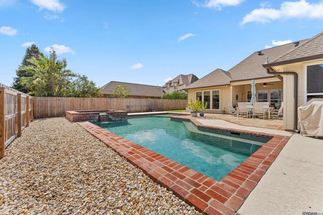 12338 Oak Brook Dr, Geismar, LA 70734