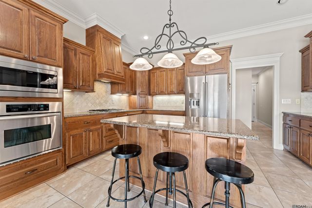 12338 Oak Brook Dr, Geismar, LA 70734