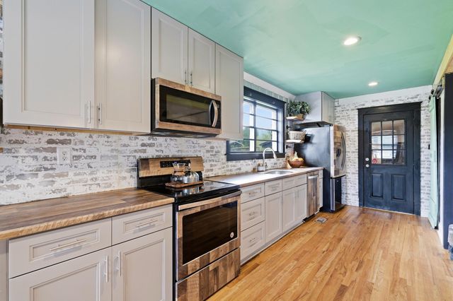 10007 Jacksonboro, Cottageville, SC 29435