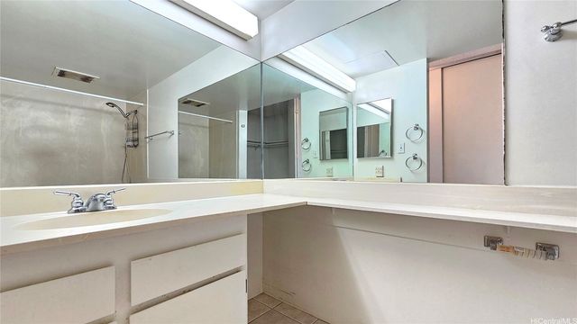 3138 Waialae Avenue 320, Honolulu, HI 96816