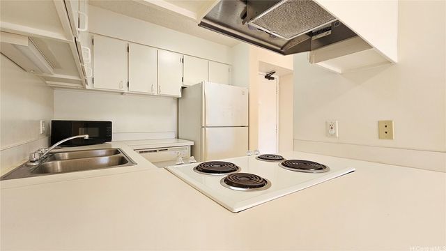 3138 Waialae Avenue 320, Honolulu, HI 96816