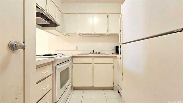 3138 Waialae Avenue 320, Honolulu, HI 96816