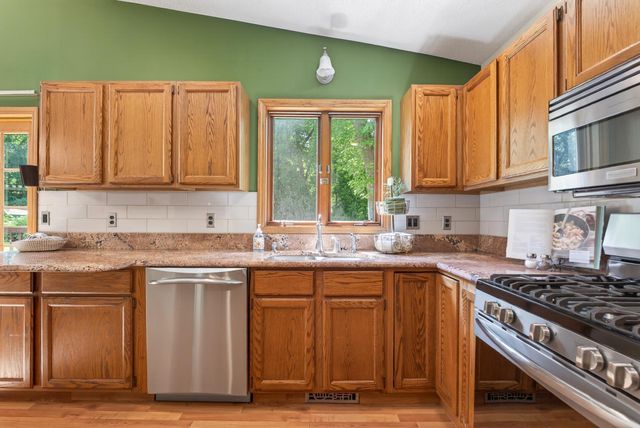 505 Zinnia Lane N, Plymouth, MN 55441