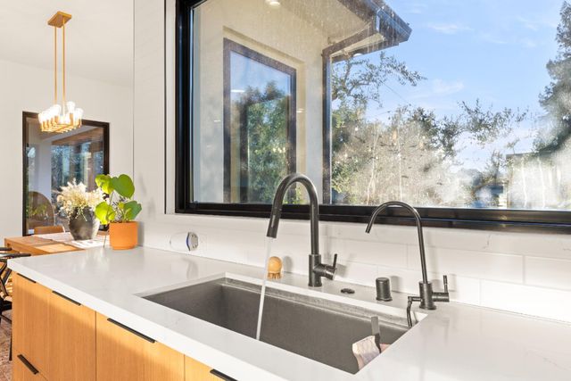 5570 Foothill Rd, Rocklin, CA 95677