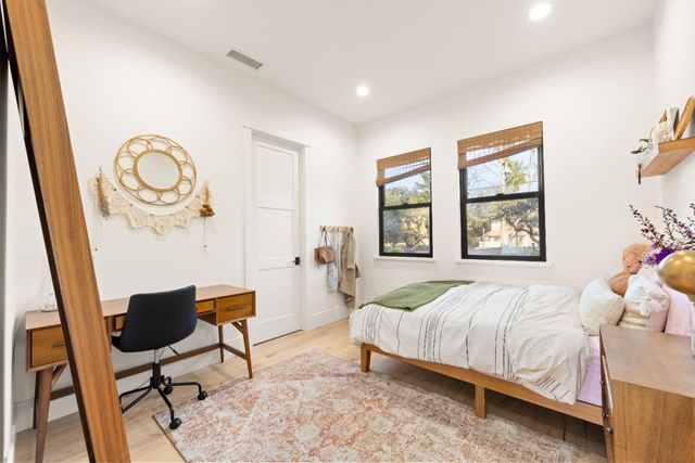 5570 Foothill Rd, Rocklin, CA 95677