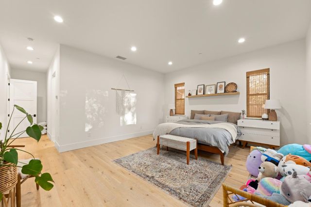 5570 Foothill Rd, Rocklin, CA 95677