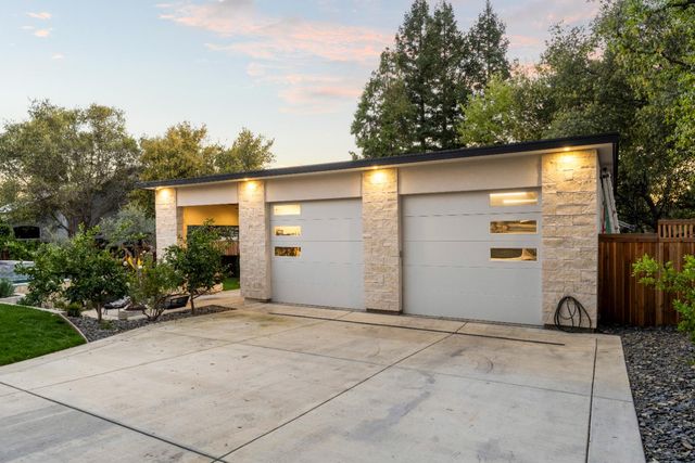 5570 Foothill Rd, Rocklin, CA 95677