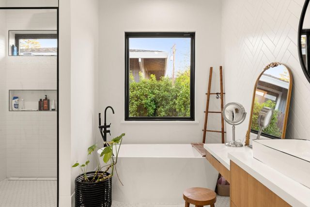 5570 Foothill Rd, Rocklin, CA 95677