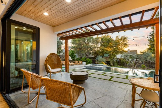 5570 Foothill Rd, Rocklin, CA 95677