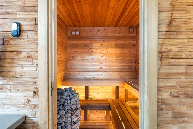 5570 Foothill Rd, Rocklin, CA 95677