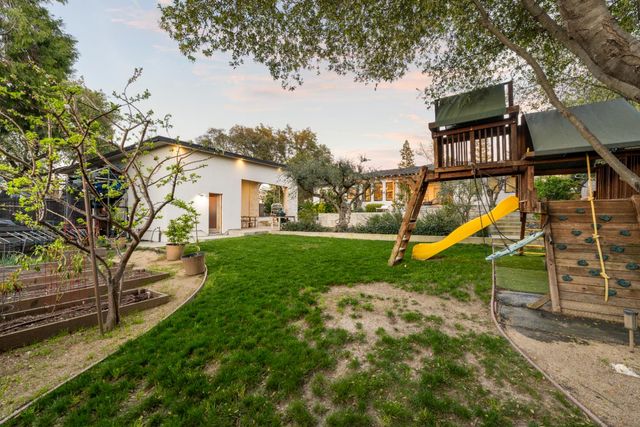 5570 Foothill Rd, Rocklin, CA 95677