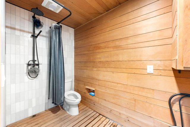 5570 Foothill Rd, Rocklin, CA 95677