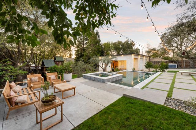 5570 Foothill Rd, Rocklin, CA 95677