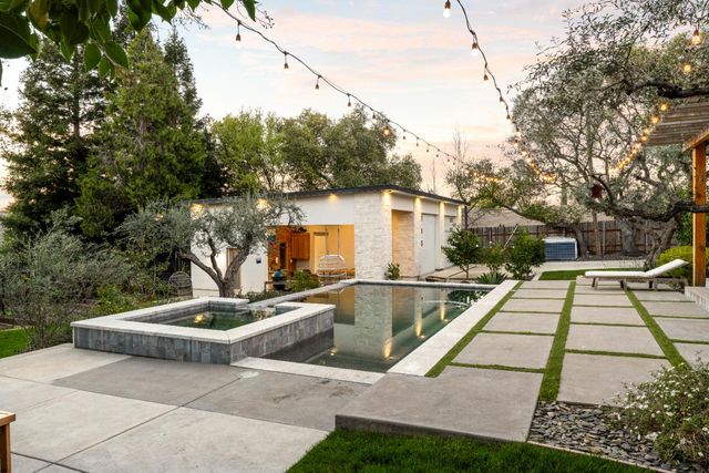 5570 Foothill Rd, Rocklin, CA 95677