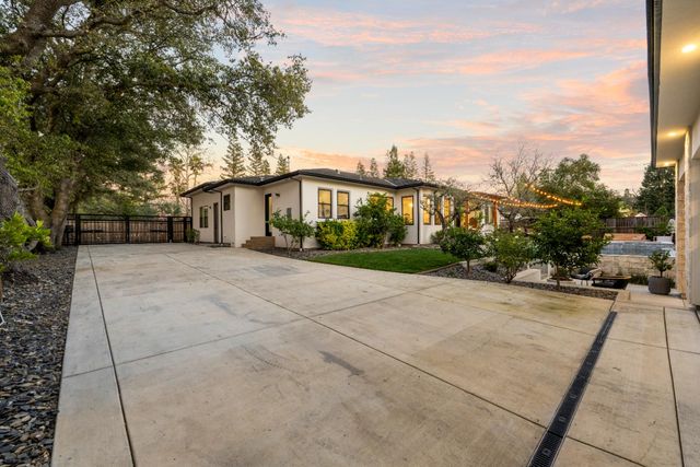5570 Foothill Rd, Rocklin, CA 95677