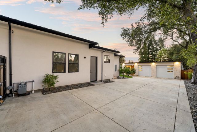 5570 Foothill Rd, Rocklin, CA 95677