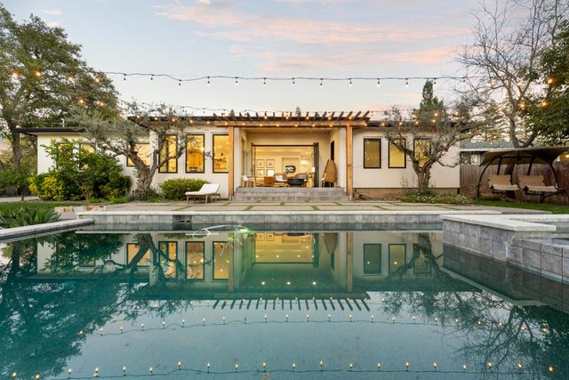 5570 Foothill Rd, Rocklin, CA 95677