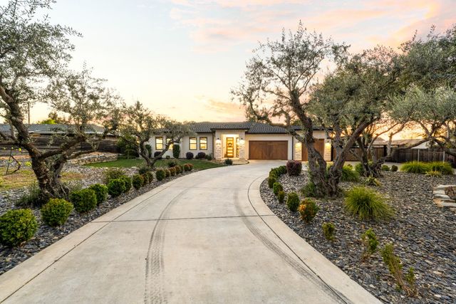 5570 Foothill Rd, Rocklin, CA 95677