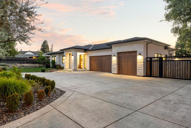 5570 Foothill Rd, Rocklin, CA 95677
