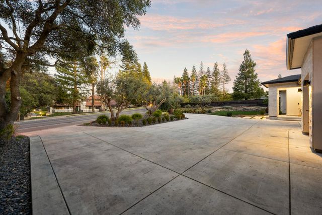 5570 Foothill Rd, Rocklin, CA 95677