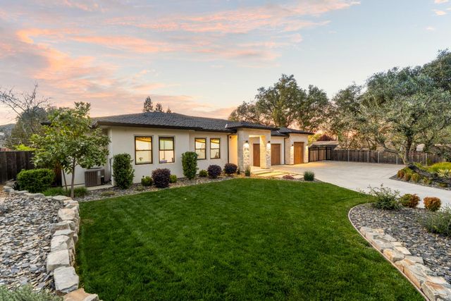 5570 Foothill Rd, Rocklin, CA 95677