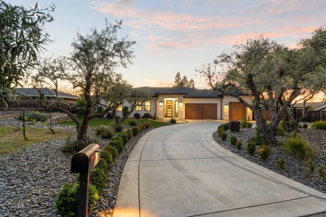 5570 Foothill Rd, Rocklin, CA 95677