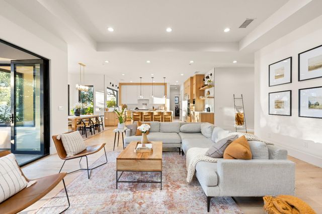 5570 Foothill Rd, Rocklin, CA 95677