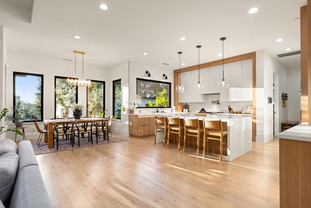 5570 Foothill Rd, Rocklin, CA 95677