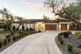 5570 Foothill Rd, Rocklin, CA 95677