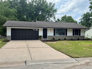 17 Oxbow Road, St Peters, MO 63376