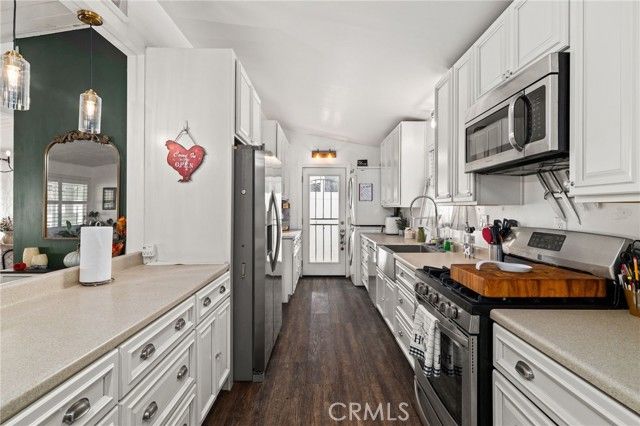 5208 N Leaf, Azusa, CA 91702