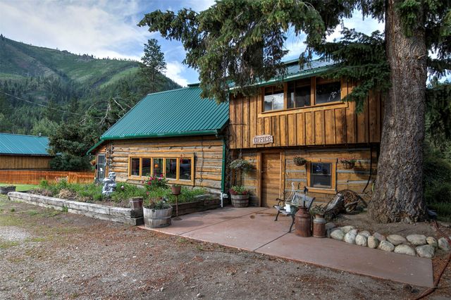 158 Trapper Creek Road, Darby, MT 59829