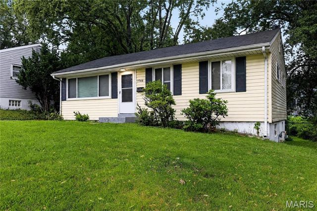 7744 Ellington Drive, St Louis, MO 63121