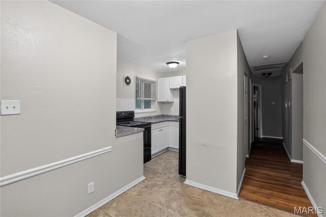 7744 Ellington Drive, St Louis, MO 63121