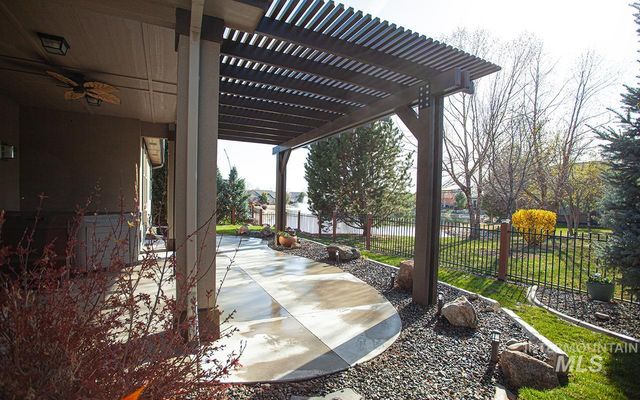 93 S Wildgrass Way, Star, ID 83669