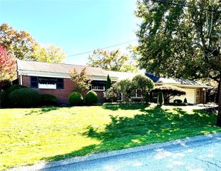 203 Oliver Dr, White Oak, PA 15131