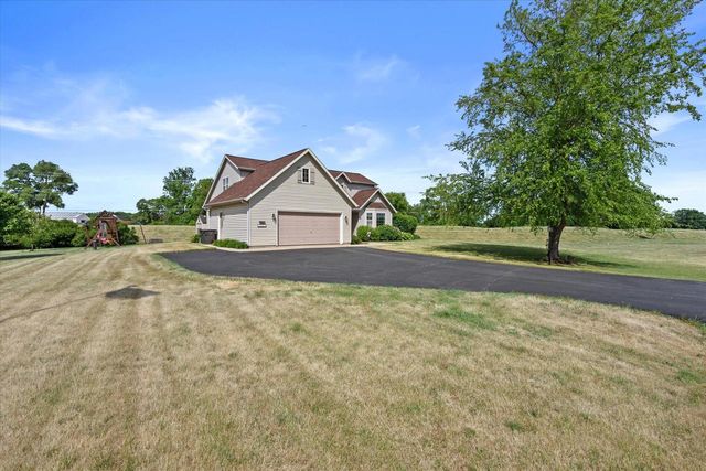 N7101 Lakeshore AVENUE, Elkhorn, WI 53121