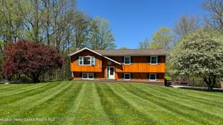 36 Susi Oval, Modena, NY 12548