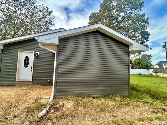 207 BAKER Drive, Metropolis, IL 62960