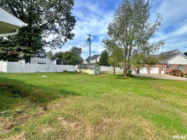 207 BAKER Drive, Metropolis, IL 62960