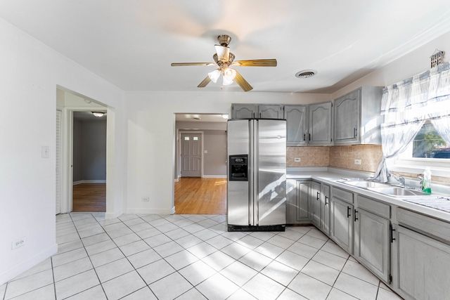 2756 Landen Drive, Melrose Park, IL 60164