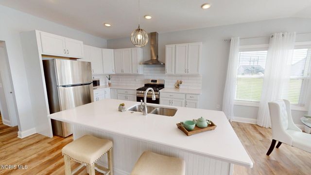 1855 Fiddlers Way, Waterville, OH 43566